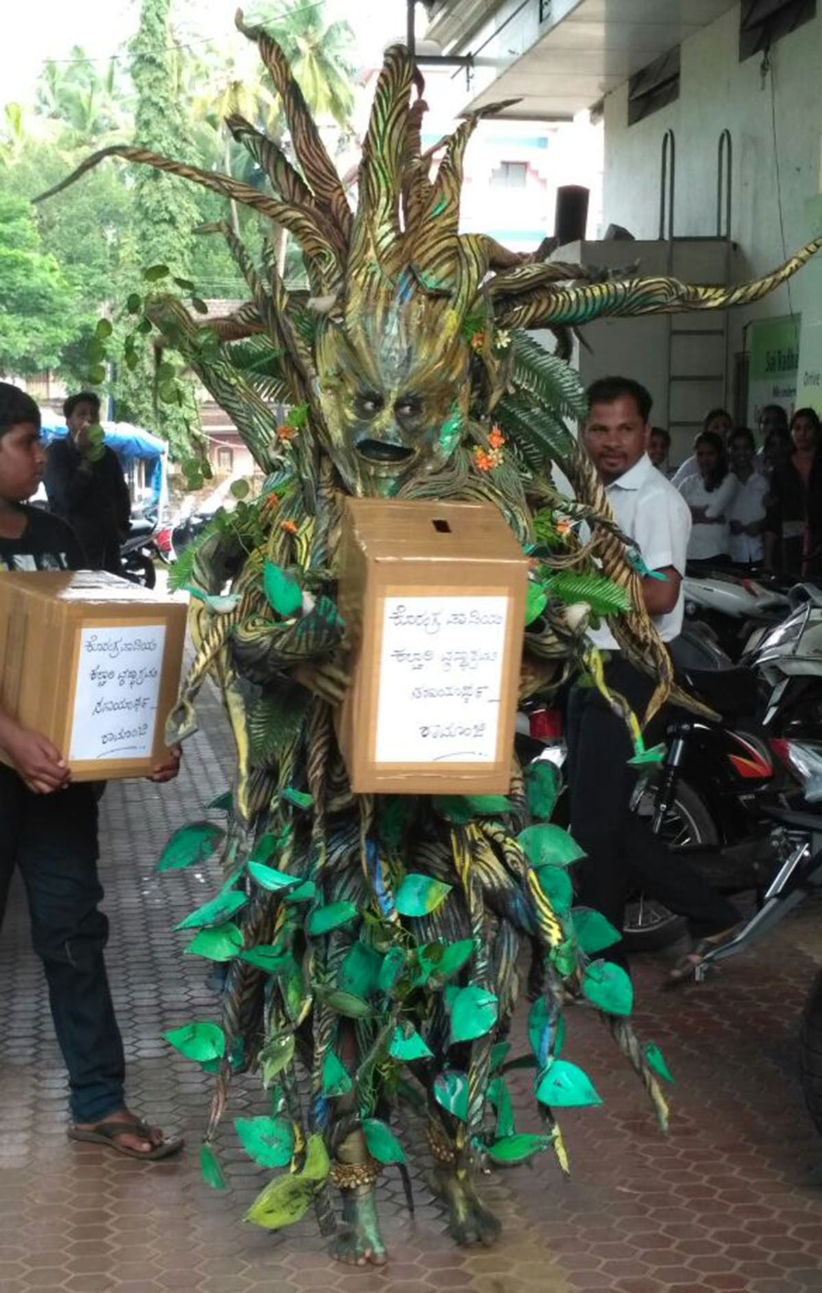 ಗಮನ ಸೆಳೆಯುತ್ತಿರುವ ರಾಮಾಂಜಿಯ ‘ಮಾರಿಕಾಡು ವೇಷ’